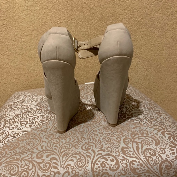 Steve Madden Wedges - Picture 2 of 6